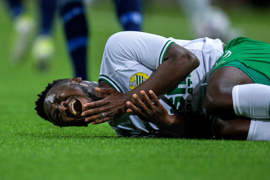 Hammarbys David Accam har ont