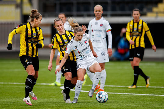 Häckens Filippa Angeldahl och Julia Zigiotti Olme  i en