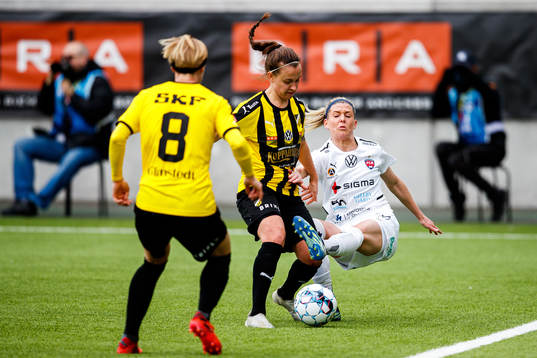 Rosengårds Olivia Schough och Häckens Julia Zigiotti Olme