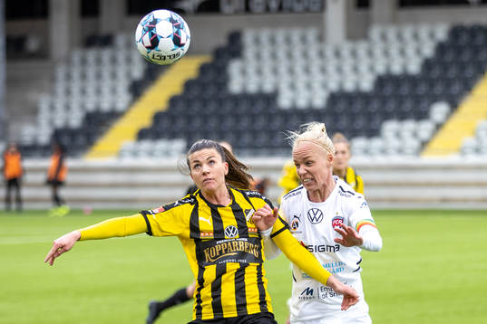 Häckens Pauline Hammarlund mot Rosengårds Caroline Seger