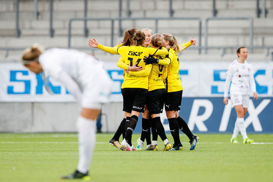 Bläddra bland fler bilder av Fotboll, Svenska Cupen, Häcken - FC Rosengård