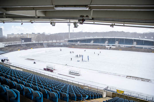 Malmö Stadion med snö på planen