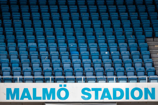 Tomma läktaren på Malmö Stadion