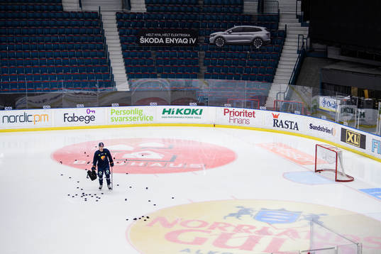 Djurgårdens Alexander Holtz tränar på egen hand