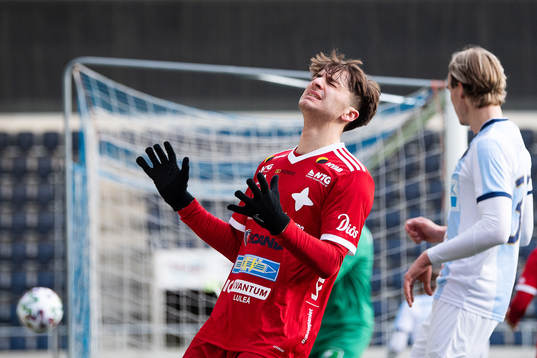 Luleås Joshua Chatee deppar