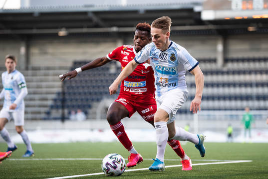Luleås Mamadou Kouyate och Gefles Axel Näsholm