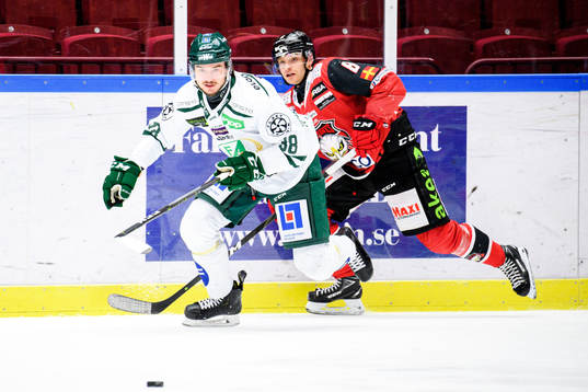 Färjestads Jakob Forsbacka Karlsson och Malmö Redhawks