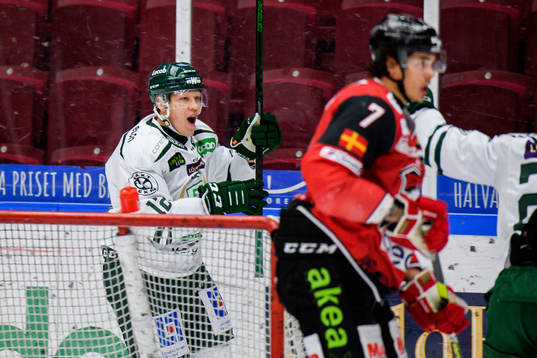 Färjestads Niclas Lundgren   jublar