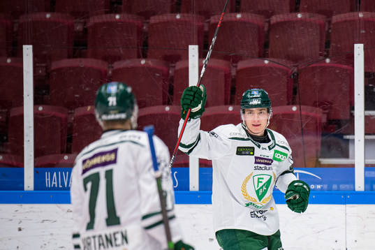 Färjestads Jacob Peterson jublar