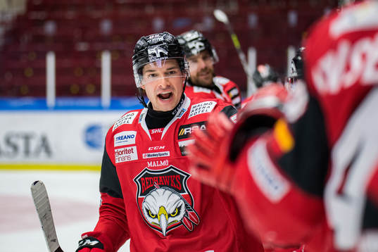 Malmö Redhawks Matt Puempel jublar