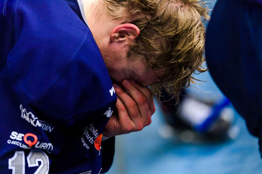 Karlskogas Gustaf Thorell har ont