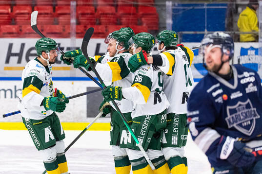 Björklövens Björklövens Fredric Andersson jublar med