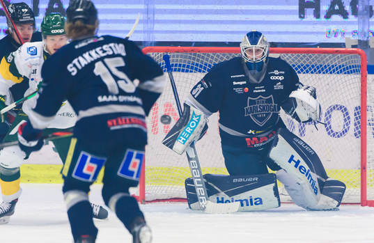Karlskogas målvakt Tim Juel