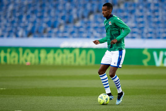 Alexander Isak of Real Sociedad warms up