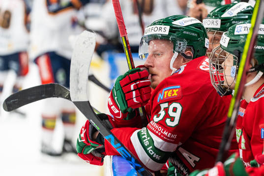 Frölundas Simon Hjalmarsson deppar i båset