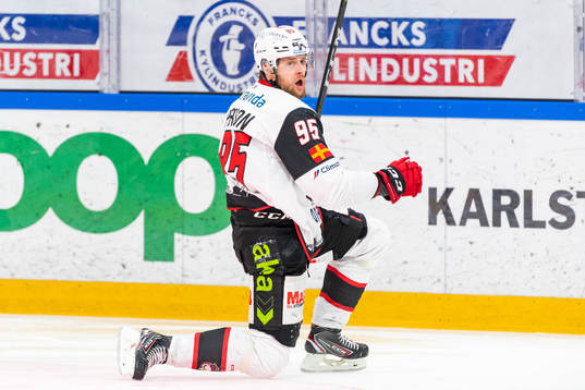 Malmö Redhawks Carl Persson jublar