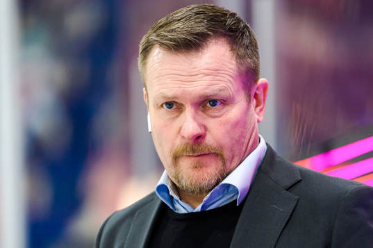 Malmö Redhawks tränare Joakim Fagervall deppar