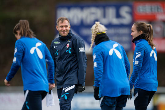 Coach Martin Sjögren of the Norwegian national football