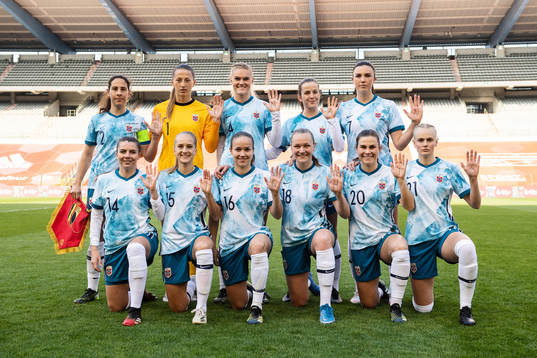 Norway's starting eleven pose for a team photo