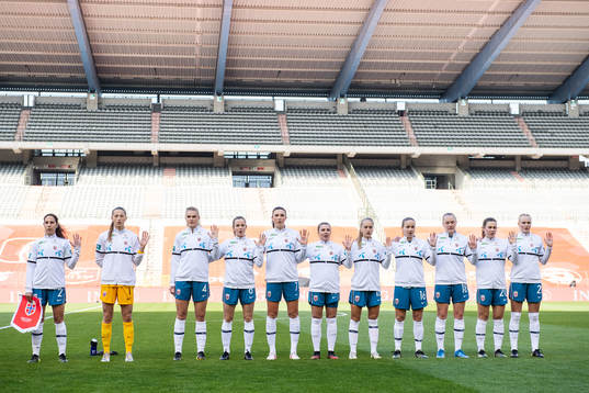 Players of Norway lines up with “Human rights” written