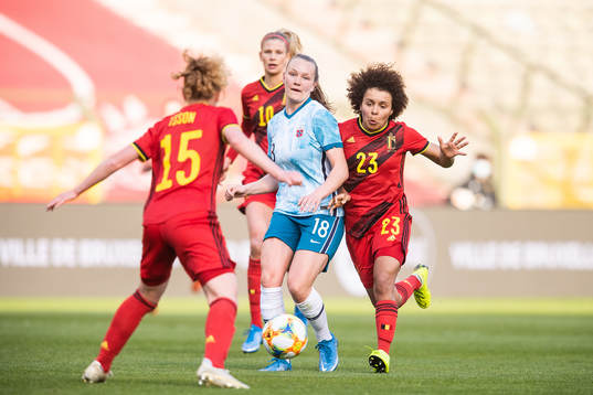 Frida Maanum of Norway against Justine Vanhaevermaet,