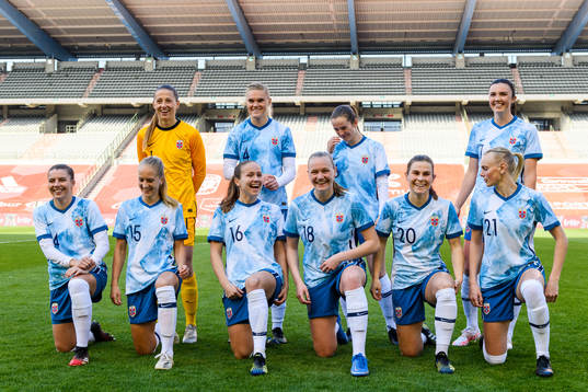 Norway's starting eleven prepare for a team photo