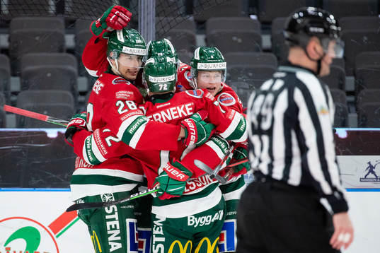Frölundas Christoffer Ehn jublar med lagkamrater
