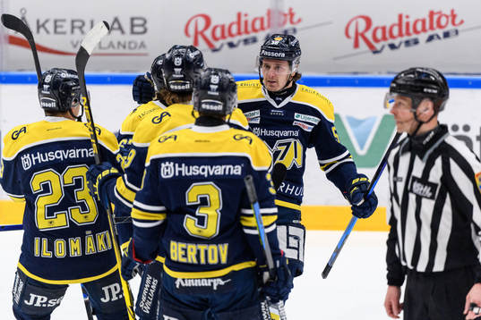 s Fredrik Forsberg (h) jublar