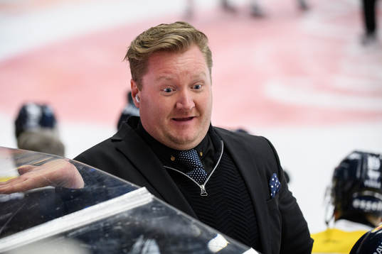 s assisterande tränare Pär Johansson