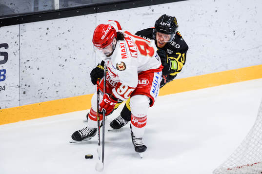 Trojas Kevin Karlsson och Vimmerbys Pierre Gustavsson