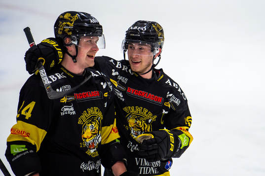Vimmerbys Gustav Jansson och Anton Carlsson jublar