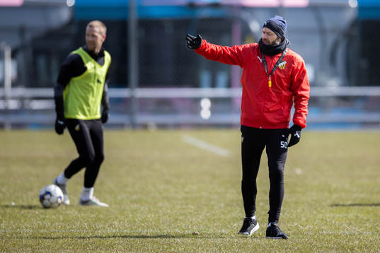 Häckens tränare Andreas Alm