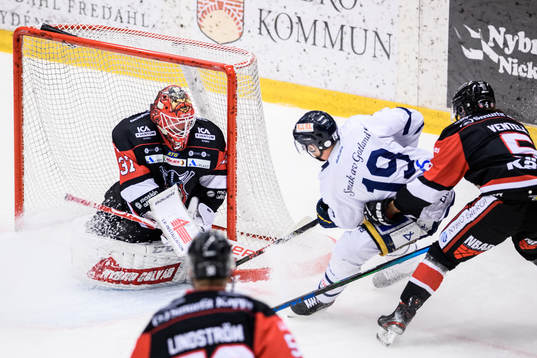 Nybros målvakt Robin Johansson och Visby/Romas William