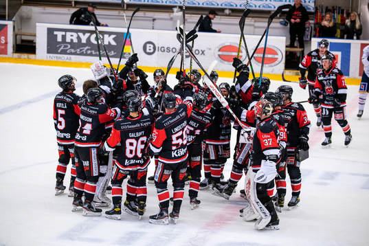 Nybros spelare jublar