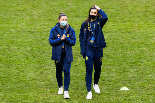 Johanna Rytting Kaneryd and goalkeeper Zecira Musovic of