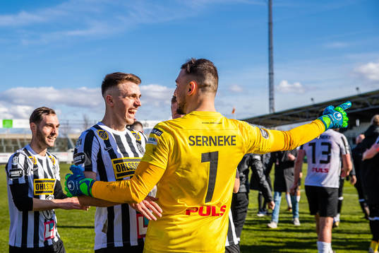 Landskronas målvakt Amr Kaddoura och Hampus Ferhm jublar