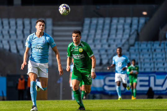 Malmö FFs Anel Ahmedhodzic och Hammarbys Astrit Selmani