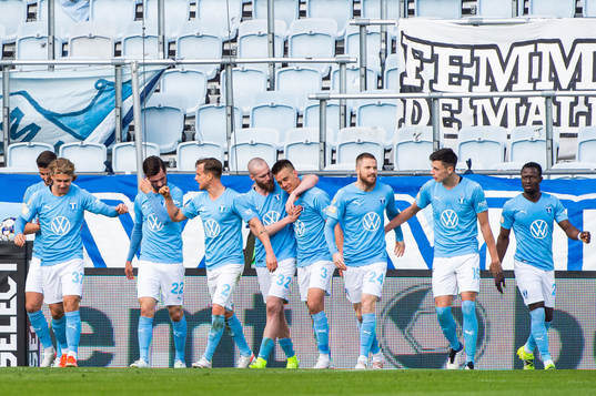 Malmö FFs Jonas Knudsen jublar med lagkamrater
