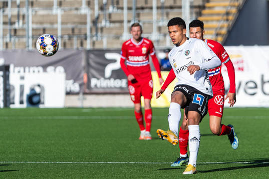 Örebros Romain Gall