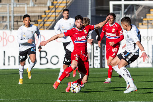 IFK Göteborgs Kevin Yakob och Örebros Hussein Ali