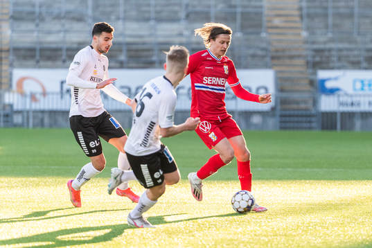 Örebros Deniz Hümmet och David Seger mot IFK Göteborgs