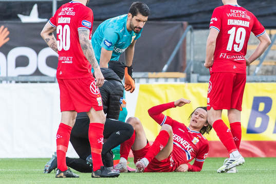 IFK Göteborgs Simon Thern har ont