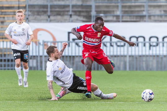 Örebros Andreas Skovgaard och IFK Göteborgs Alhassan Yusuf
