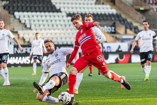 Örebros Johan Mårtensson och IFK Göteborgs Gustaf Norlin