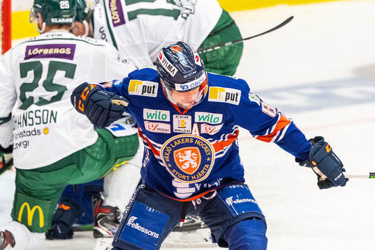Växjös Robert Rosén jublar