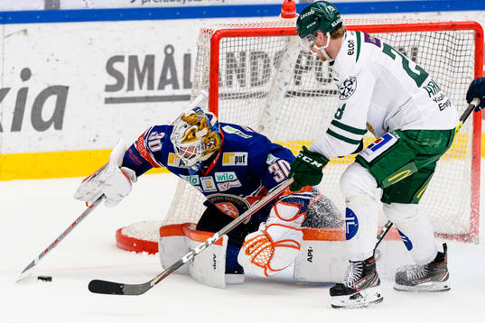 Växjös målvakt Viktor Fasth och Färjestads Linus