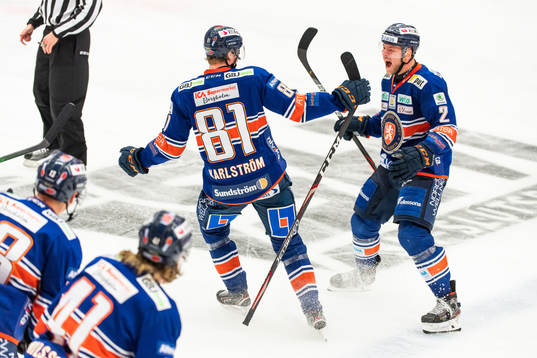 Växjös Fredrik Karlström och Christian Folin jublar
