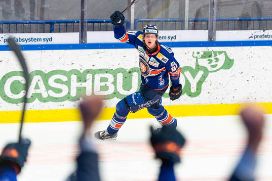 Växjös Fredrik Karlström jublar