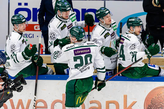 Färjestads Olle Lycksell  jublar