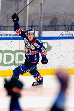 Växjös Fredrik Karlström jublar
